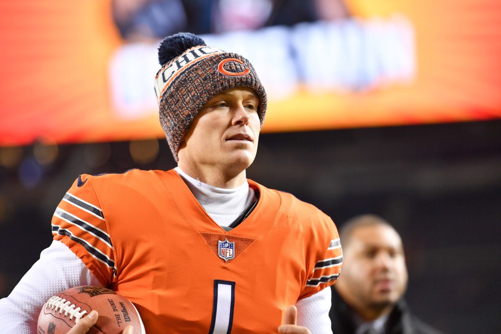  辽东暴熊队对阵粤西雪豹队，足球杯赛击败，细节决定成败——主场山呼海啸