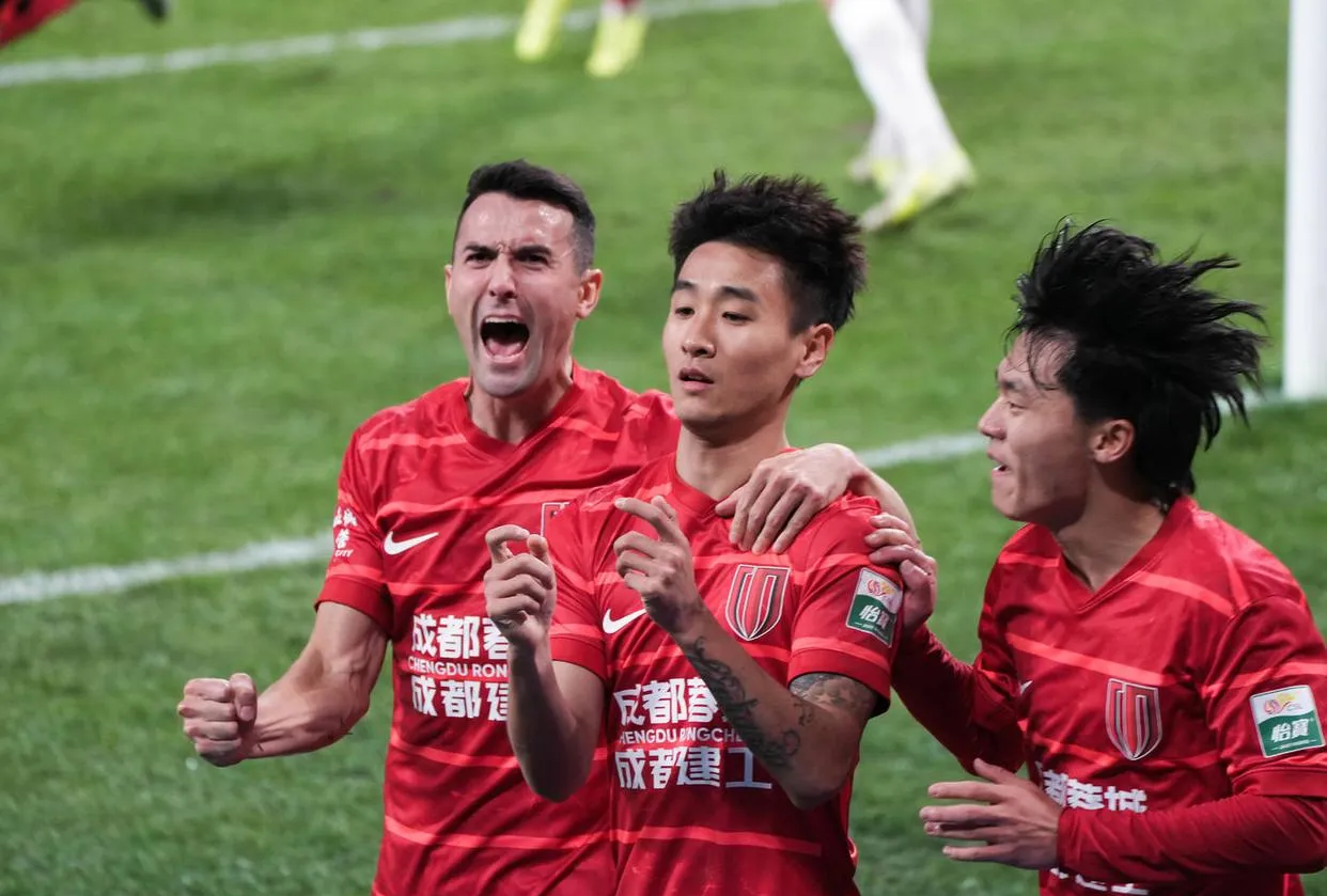 成都蓉城内部会议纪要流出——国际比赛日强势反弹;葡超使命明确;年轻球员得到机会的简单介绍 成都蓉城内部会议纪要流出——国际比赛日强势反弹;葡超使命明确;年轻球员得到机会的简单介绍