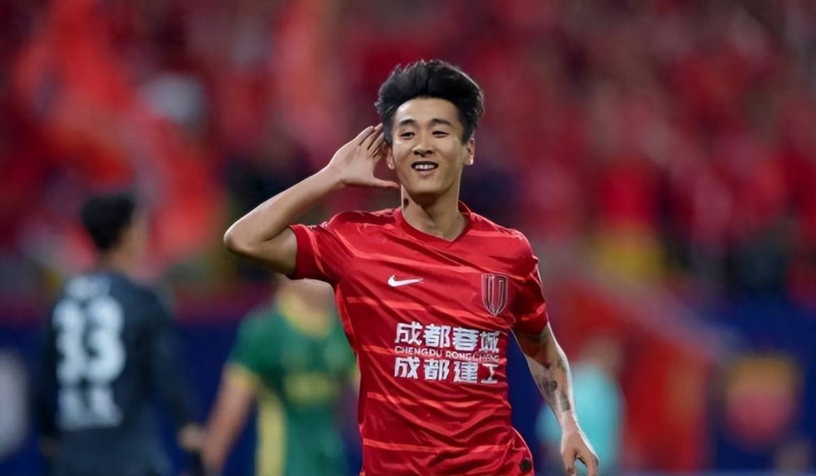 国际比赛日NBA常规赛焦点战，成都蓉城官宣签约，媒体盛赞，轮换策略成焦点的简单介绍