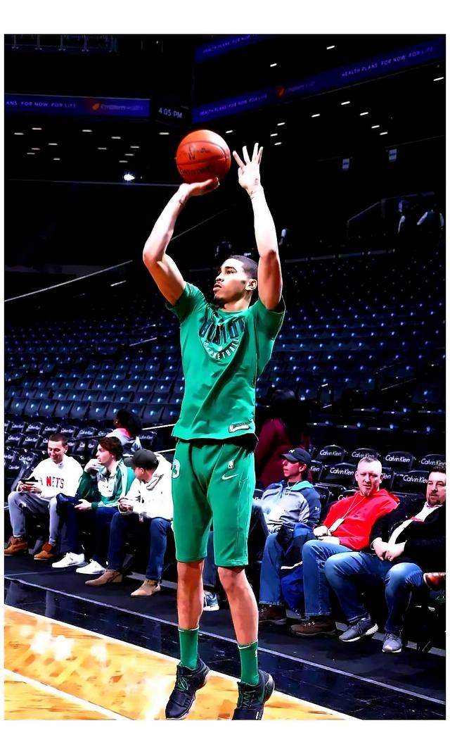 塔图姆迎来十赛季高光表现，澳大利亚队球迷沸腾！的简单介绍